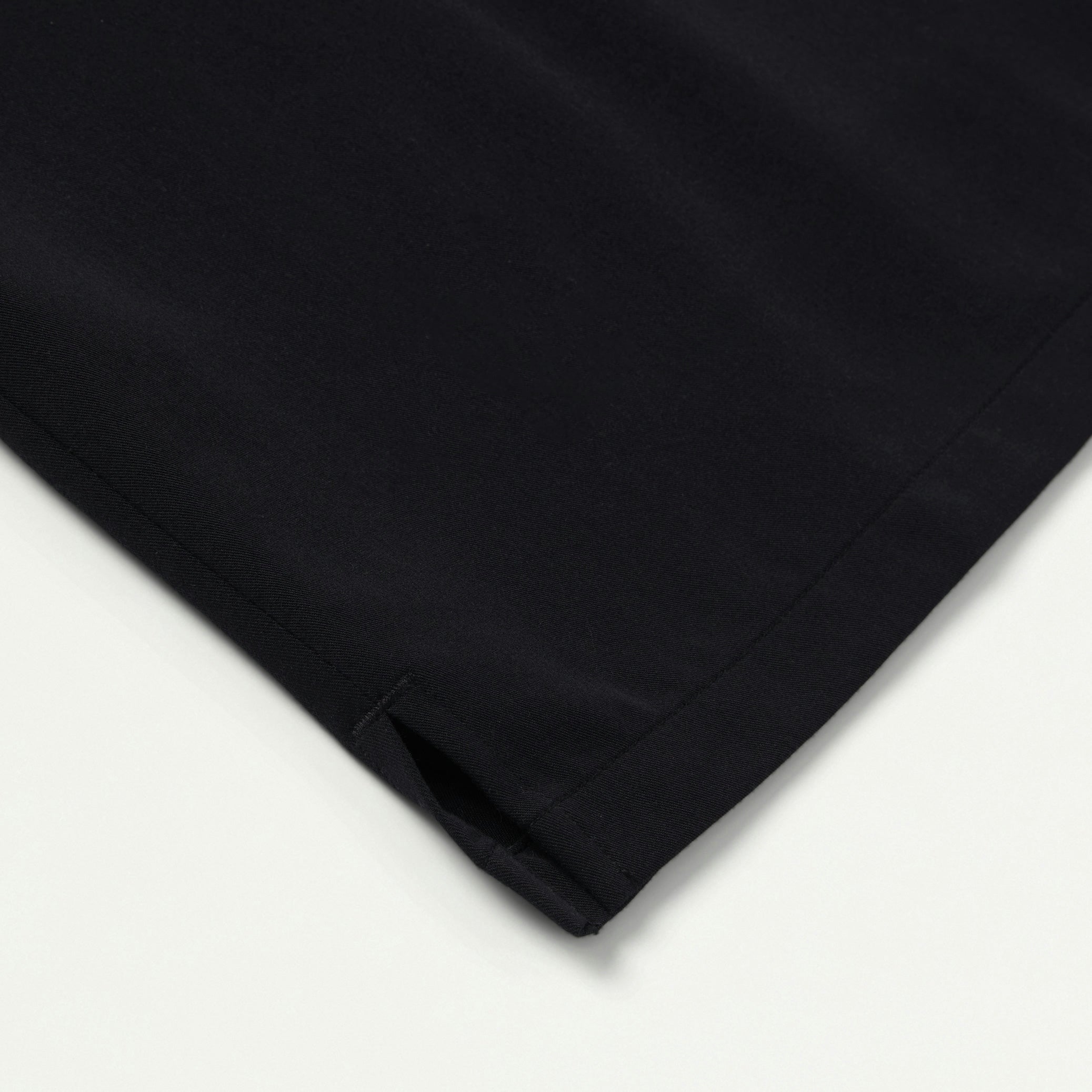 Vela Essential 1-Pocket Scrub Top - Black